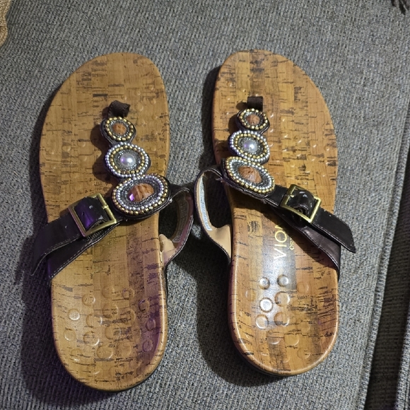 Vionic Shoes - Vionic Brown Sandals with Beaded Accents